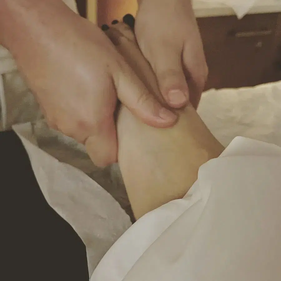 Salle de massage thérapeutique luxueuse et apaisante à Netanya
